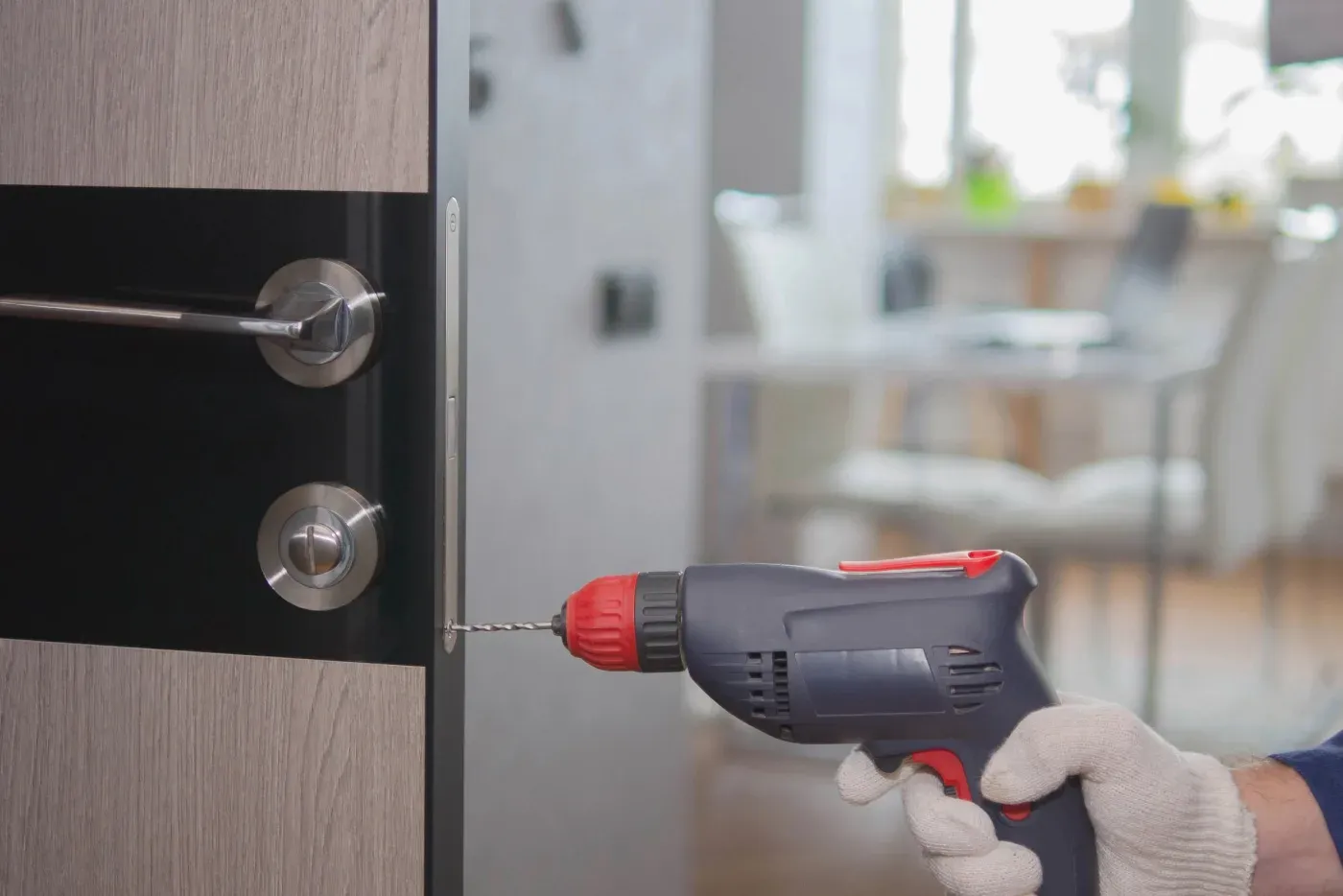 Réglage d'une serrure multipoints sur une porte blindée à Vaucresson (92420)